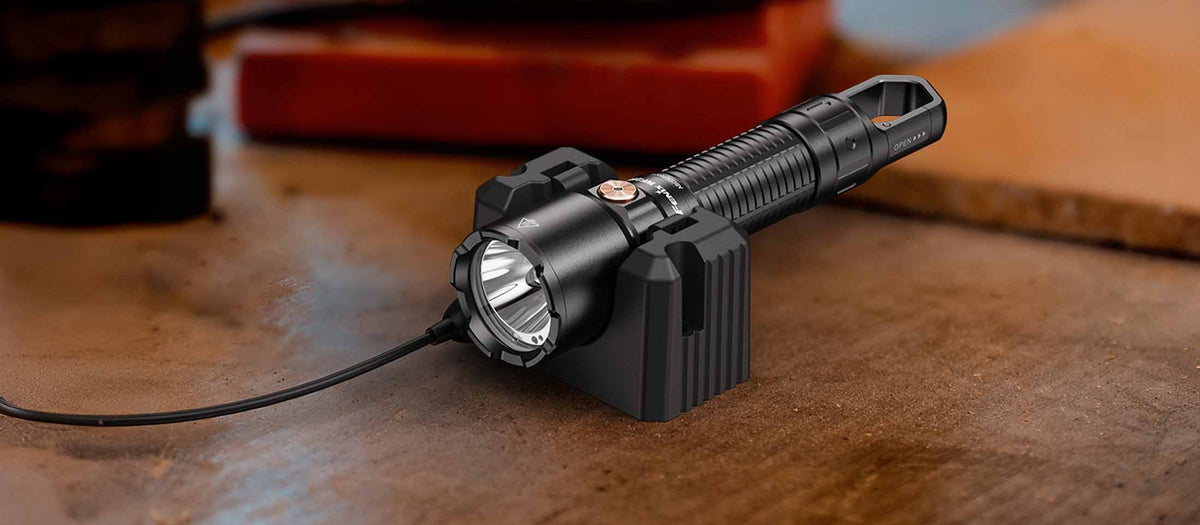 fenix flashlight charging PD32R Rechargeable Trichome Seattle thanks to its handy charging cradle Fenix TK15R Rechargeable Tactical LED