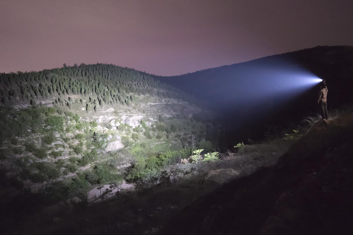 9000 shop lumen flashlight