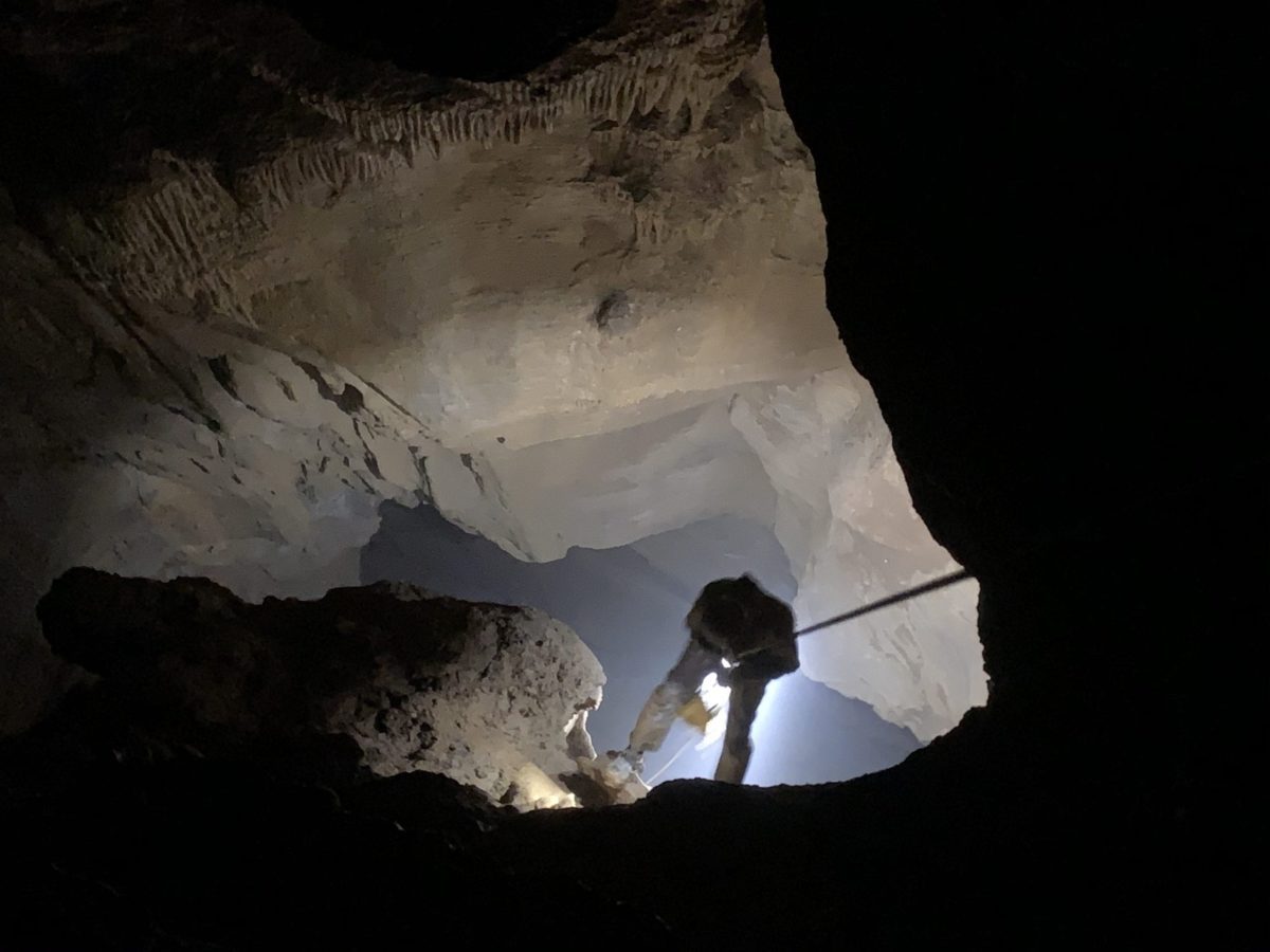 The Beginner’s Guide to Caving & Spelunking - Blog - Fenix - Fenix Lighting