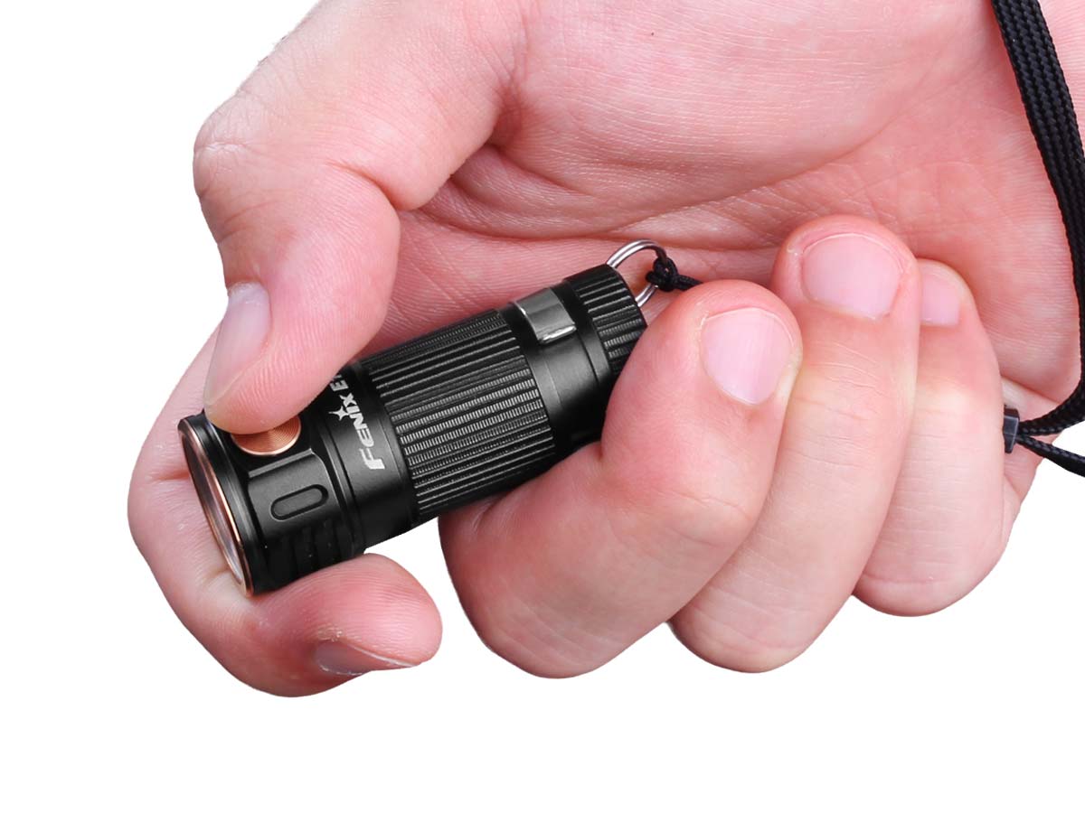 fenix e16 compact flashlight small size