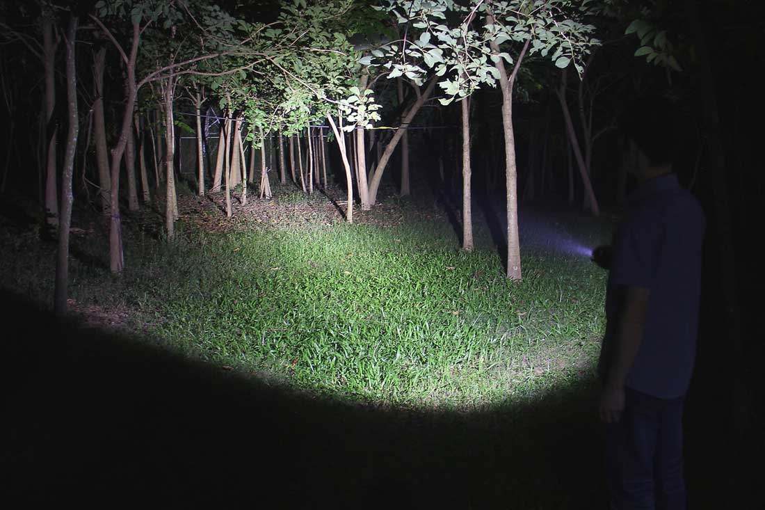 fenix ld12 flashlight beam