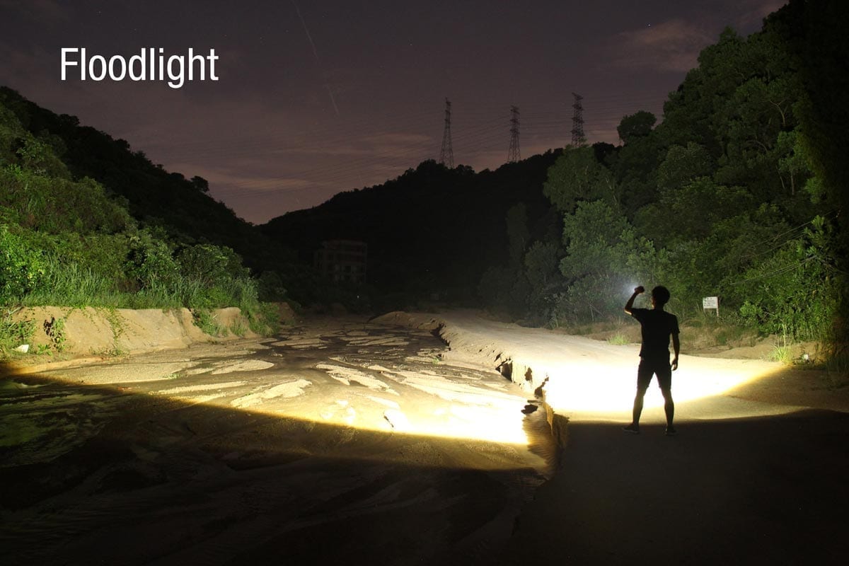 fenix fd65 focus flashlight flood light